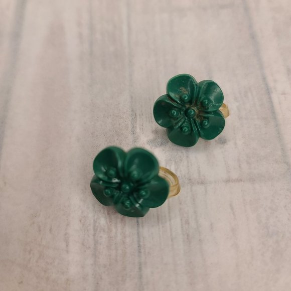 Celluloid Plastic Hibiscus Flower Earrings in Kelly Green - Vintage, Tiki, Clips - Picture 3 of 8